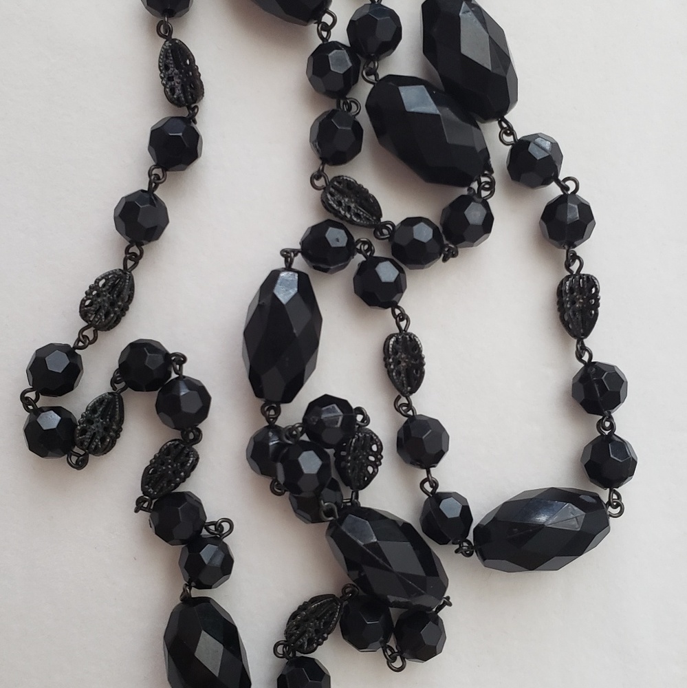 Fashion Black Jeweled Necklace
